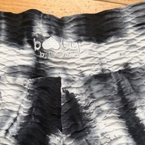 Booty by Brabants Black and Gray Leggings